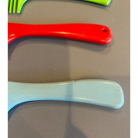 Lot‎ of 3 Vintage Plastic Hair Combs Tangle Tamer & Wet Hair Comb Retro Haircare